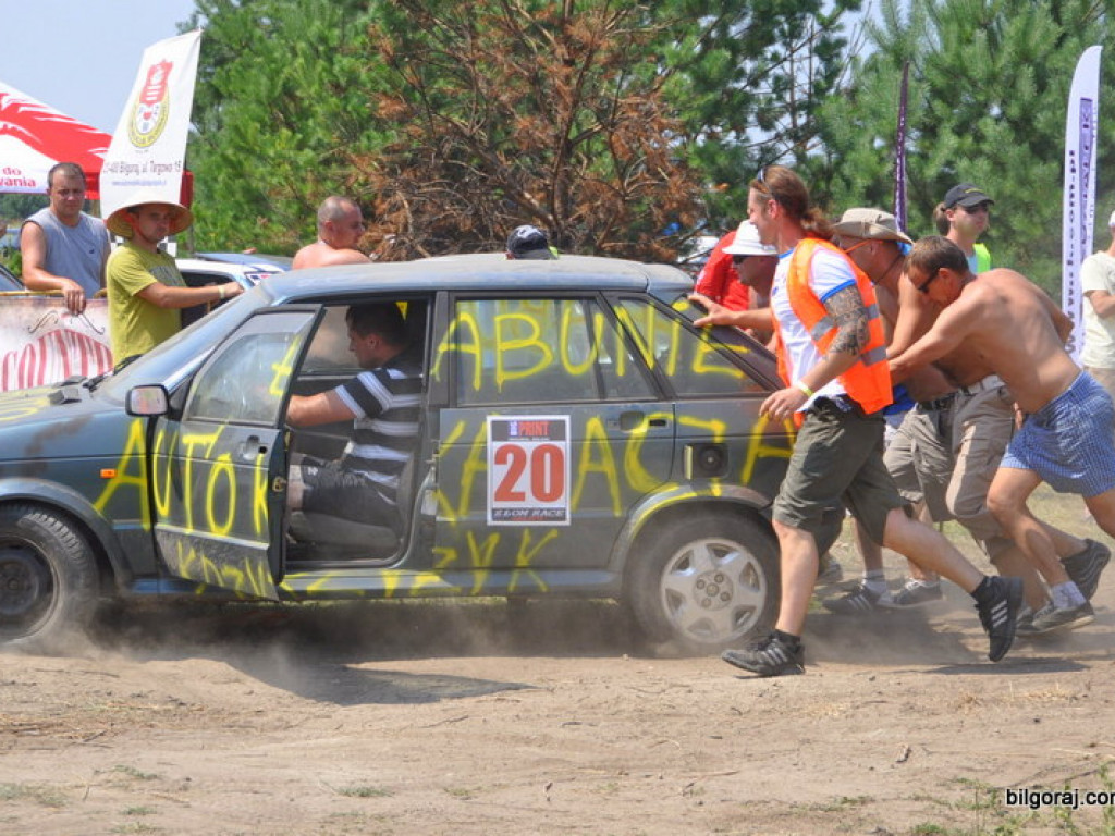 Wyścigi złomów po raz drugi (FOTO)
