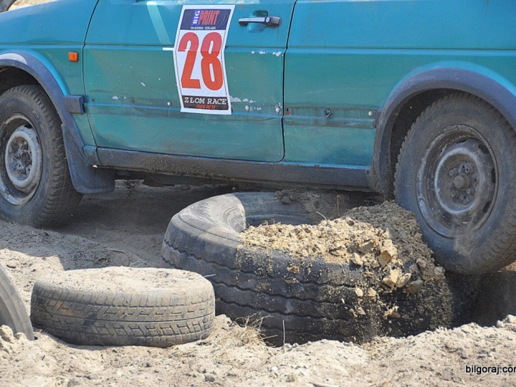 Wyścigi złomów po raz drugi (FOTO)