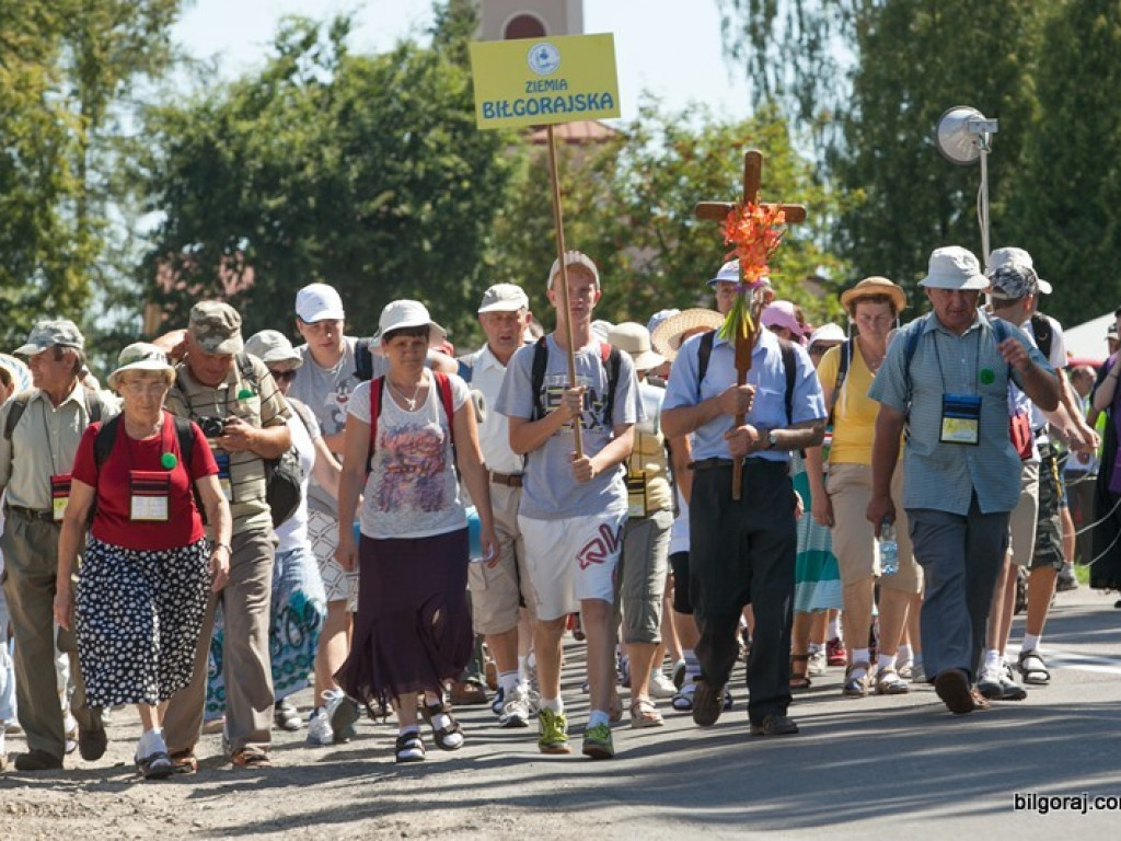 Pierwsze etapy pielgrzymowania Grupy Ziemi Biłgorajskiej (FOTO)