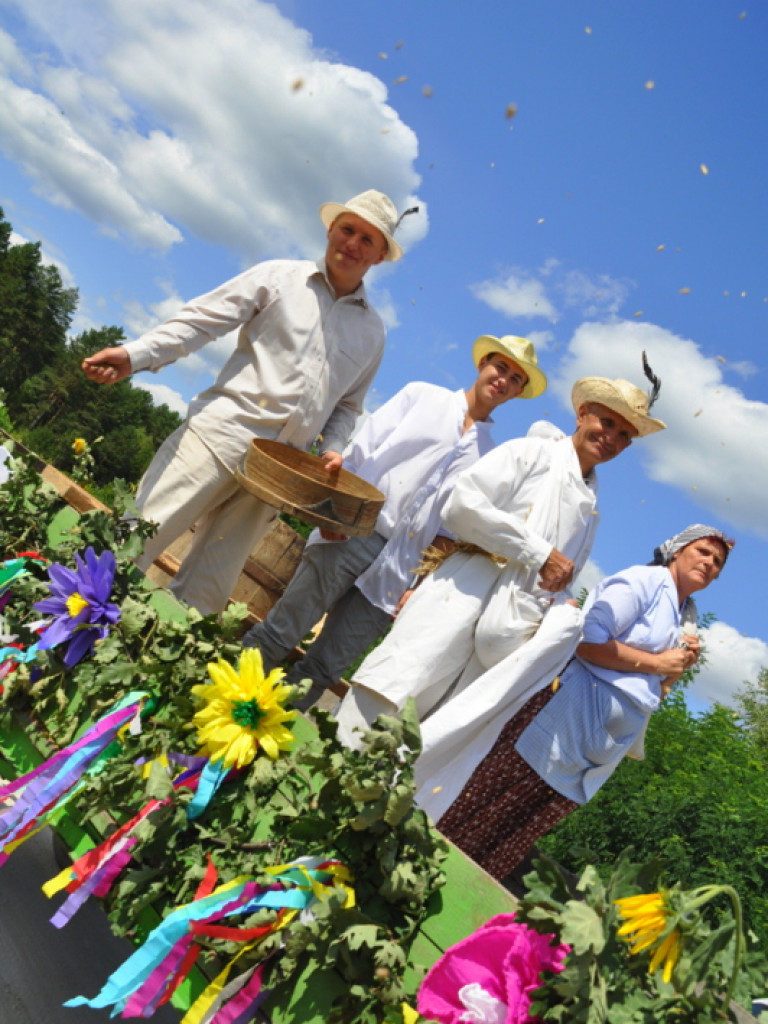 Aleksandrów: Dożynki gminno - parafialne 2013