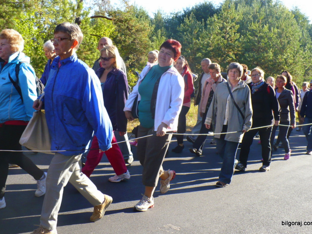 To my dzieci Bożej Matki, idziemy do Niej poprzez łzy...