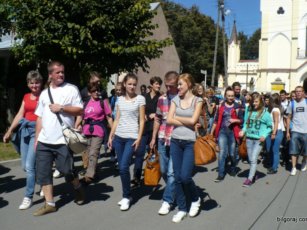 To my dzieci Bożej Matki, idziemy do Niej poprzez łzy...