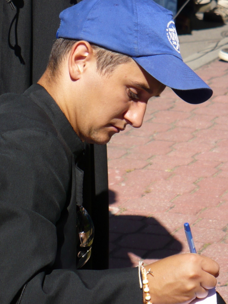 To my dzieci Bożej Matki, idziemy do Niej poprzez łzy...