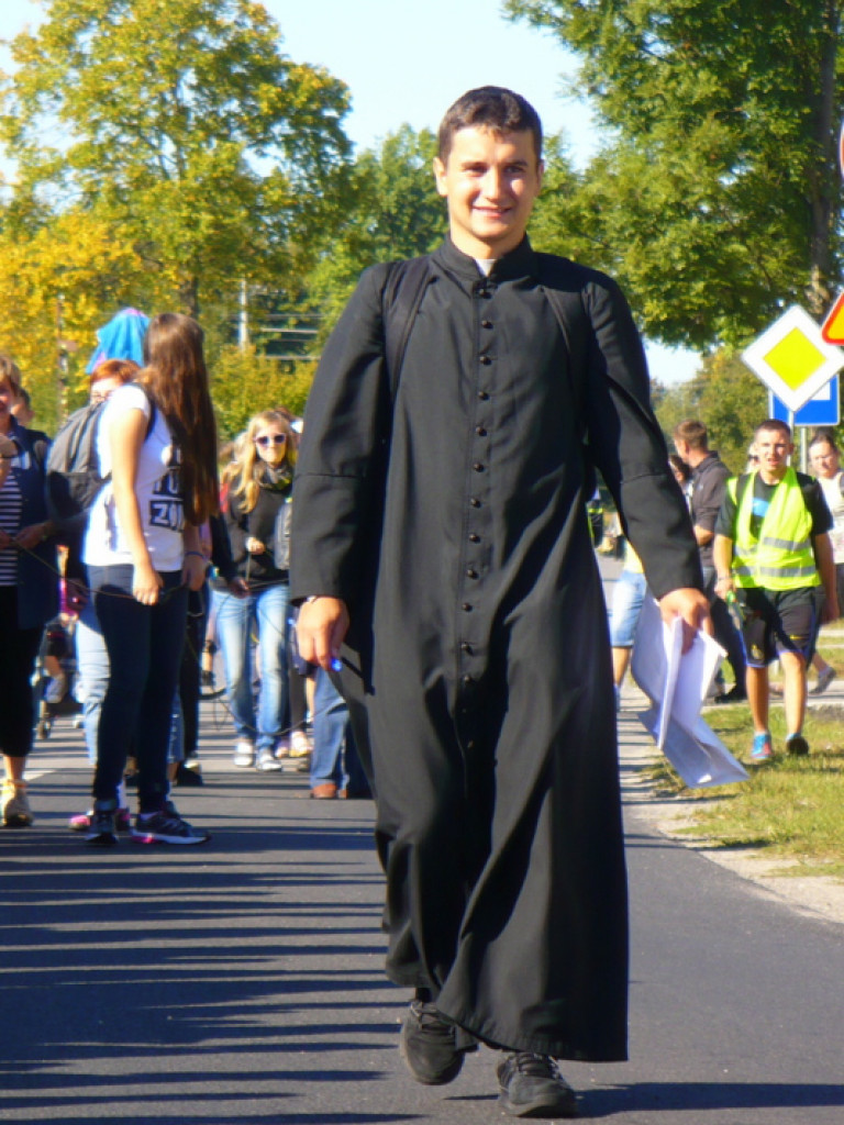 To my dzieci Bożej Matki, idziemy do Niej poprzez łzy...