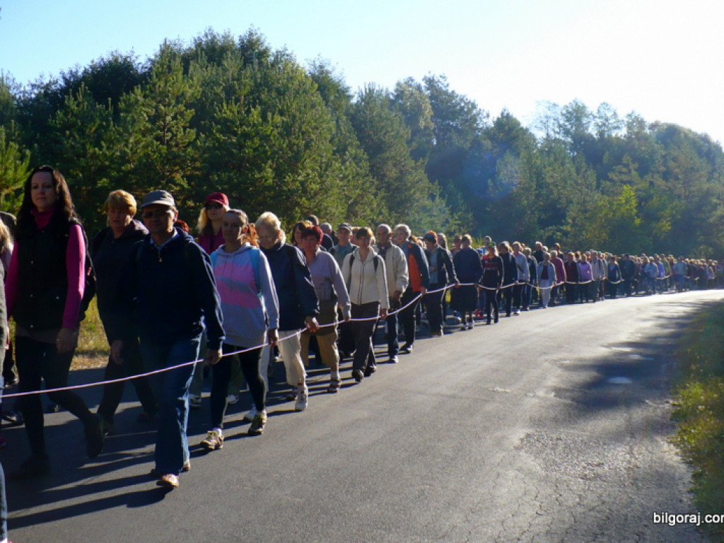 To my dzieci Bożej Matki, idziemy do Niej poprzez łzy...