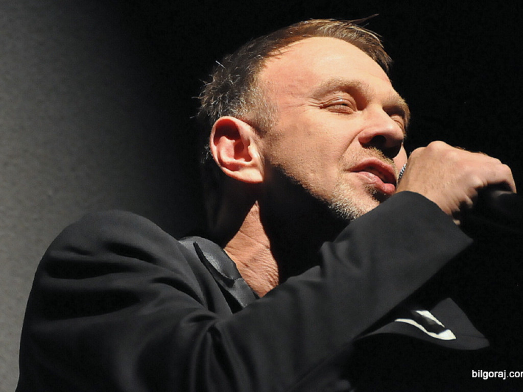Nie wracajmy jeszcze na ziemię, w brokacie gwiazd nam do twarzy!