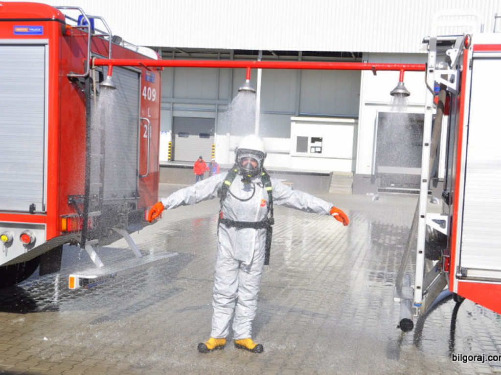 Wyciek amoniaku w Tarnogrodzie. Strażacy ćwiczyli działania w sytuacji zagrożenia chemicznego (FOTO)