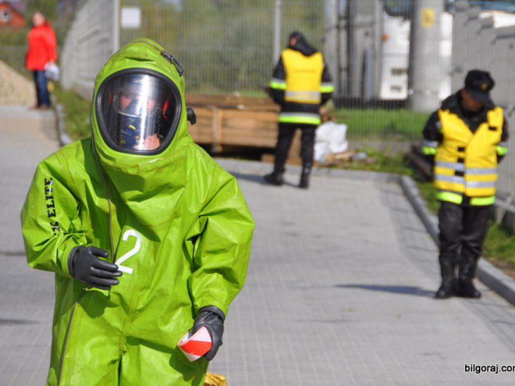 Wyciek amoniaku w Tarnogrodzie. Strażacy ćwiczyli działania w sytuacji zagrożenia chemicznego (FOTO)