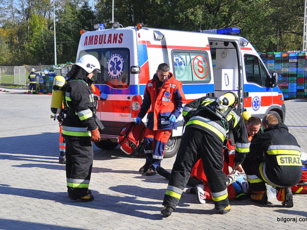Wyciek amoniaku w Tarnogrodzie. Strażacy ćwiczyli działania w sytuacji zagrożenia chemicznego (FOTO)