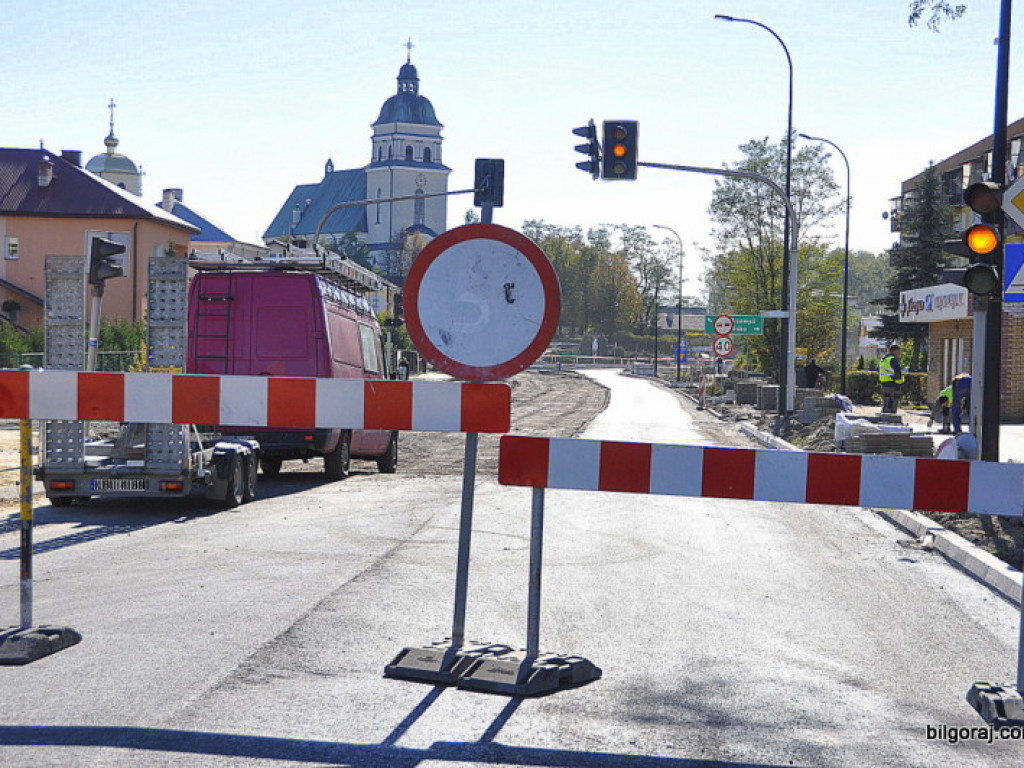 Prace przy przebudowie głównych ulic Biłgoraja na finiszu (FOTO)