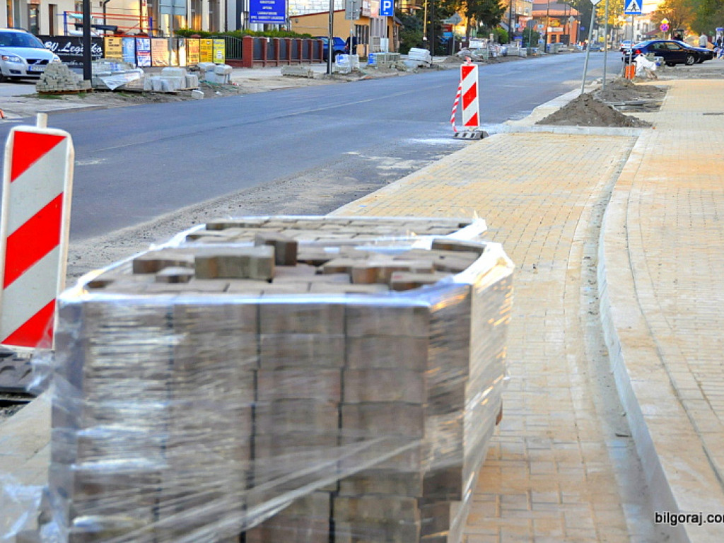 Prace przy przebudowie głównych ulic Biłgoraja na finiszu (FOTO)