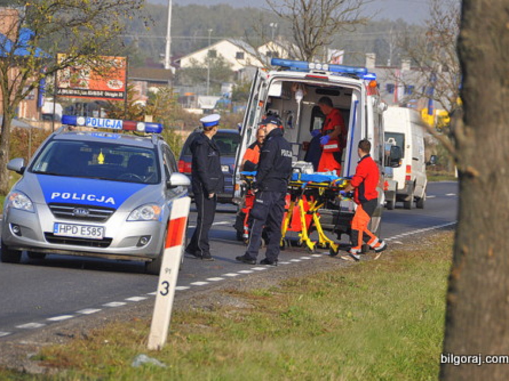 Śmigłowiec pogotowia ratunkowego na trasie 835