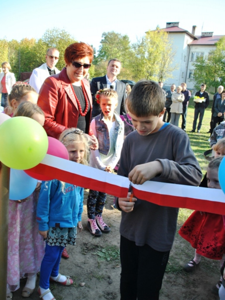Nowy plac zabaw dla najmłodszych mieszkańców miejscowości Ciosmy