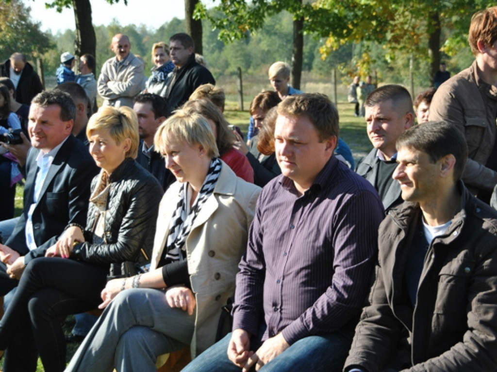 Nowy plac zabaw dla najmłodszych mieszkańców miejscowości Ciosmy