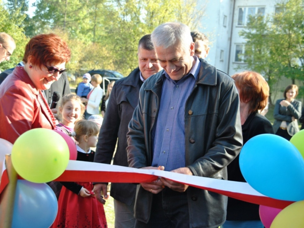 Nowy plac zabaw dla najmłodszych mieszkańców miejscowości Ciosmy