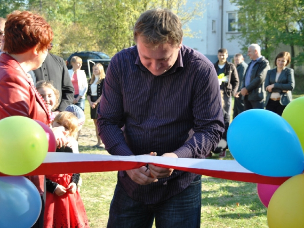 Nowy plac zabaw dla najmłodszych mieszkańców miejscowości Ciosmy