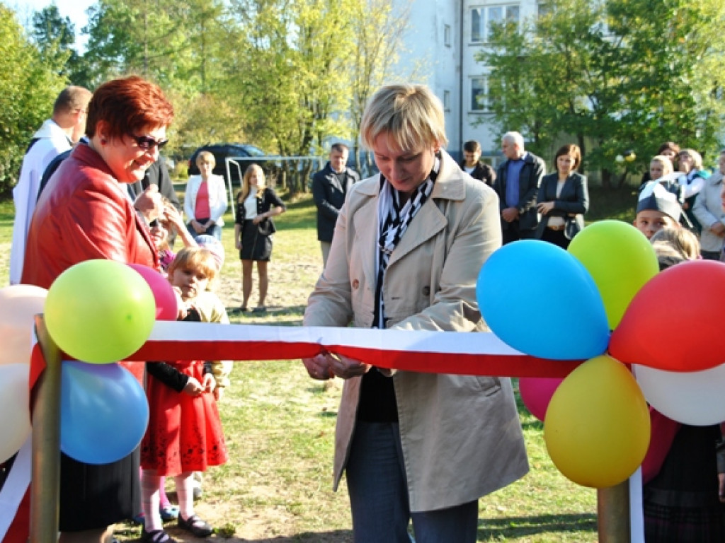Nowy plac zabaw dla najmłodszych mieszkańców miejscowości Ciosmy