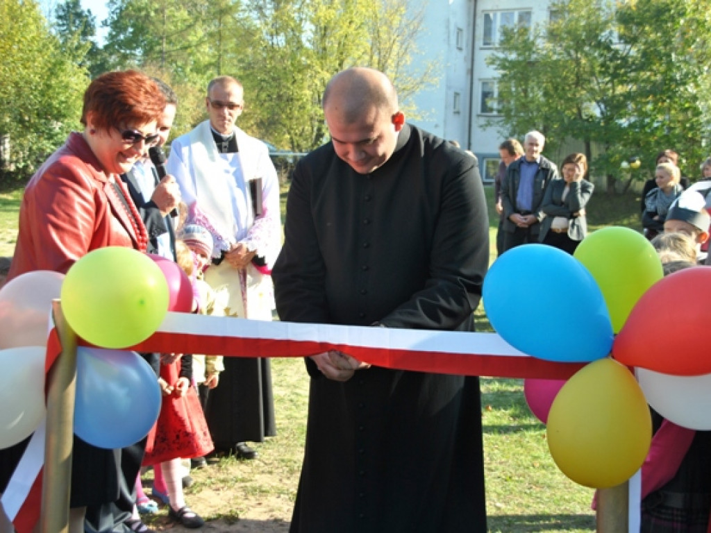 Nowy plac zabaw dla najmłodszych mieszkańców miejscowości Ciosmy