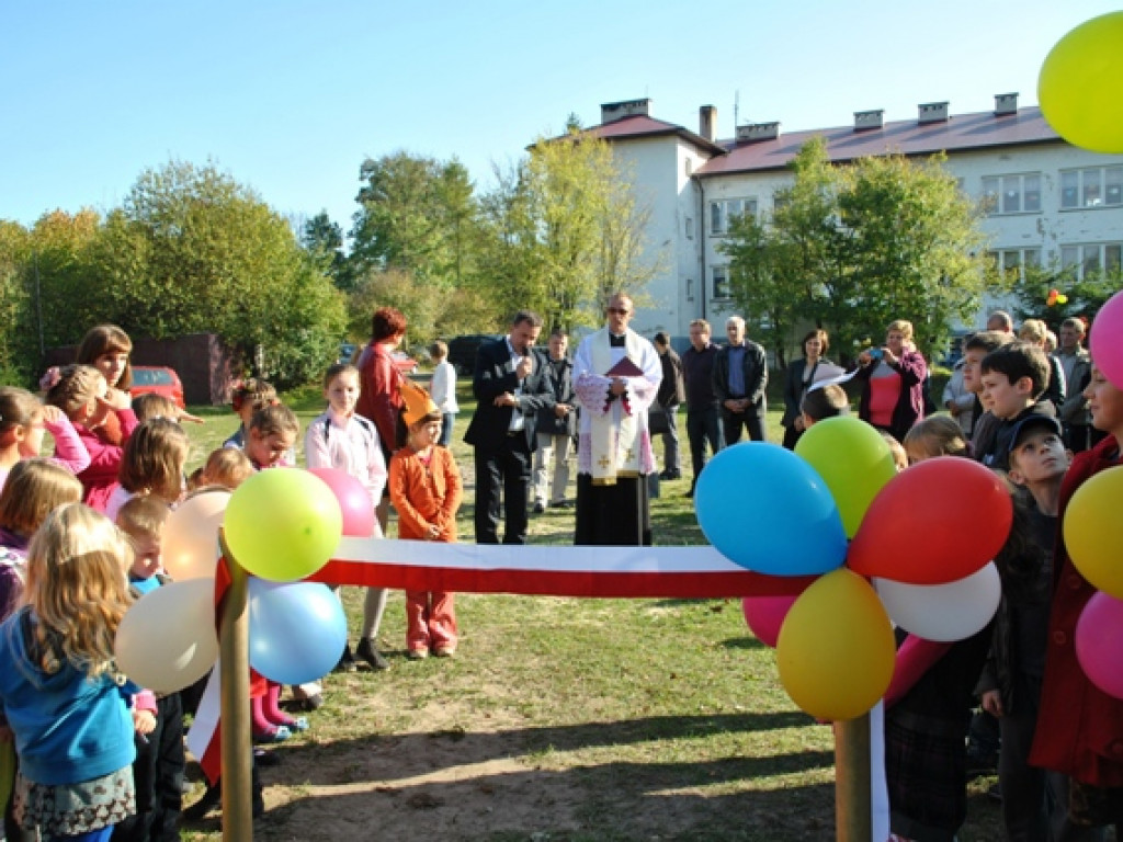 Nowy plac zabaw dla najmłodszych mieszkańców miejscowości Ciosmy
