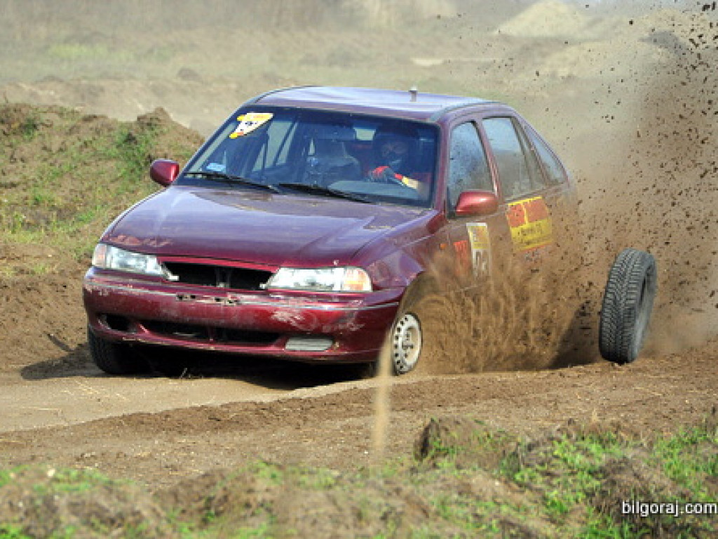 Wyścig złomów po raz czwarty w Dylach. Najprawdopodobniej ostatni w tym roku (FOTO)