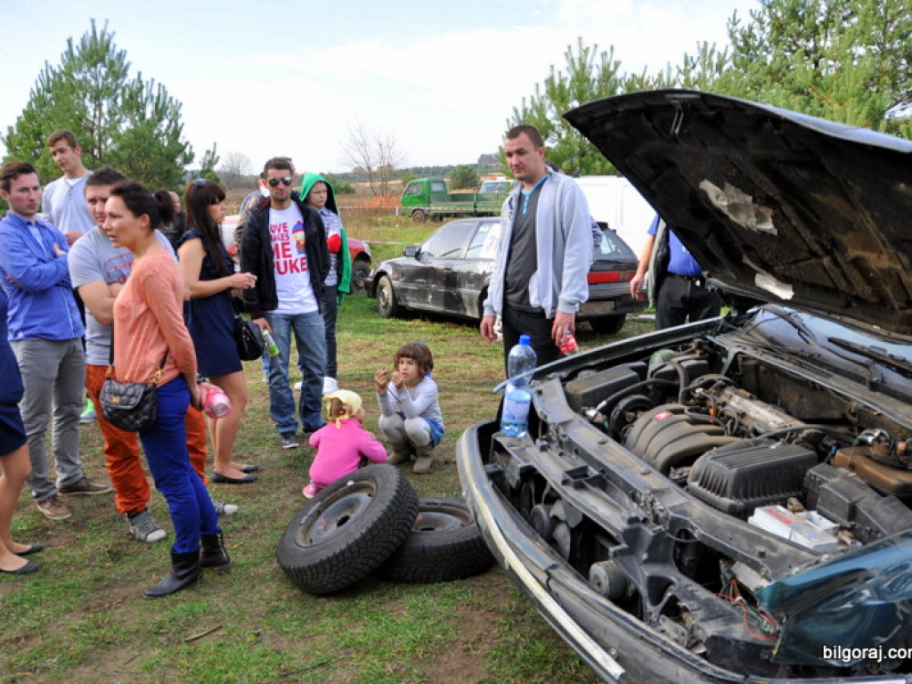 Wyścig złomów po raz czwarty w Dylach. Najprawdopodobniej ostatni w tym roku (FOTO)