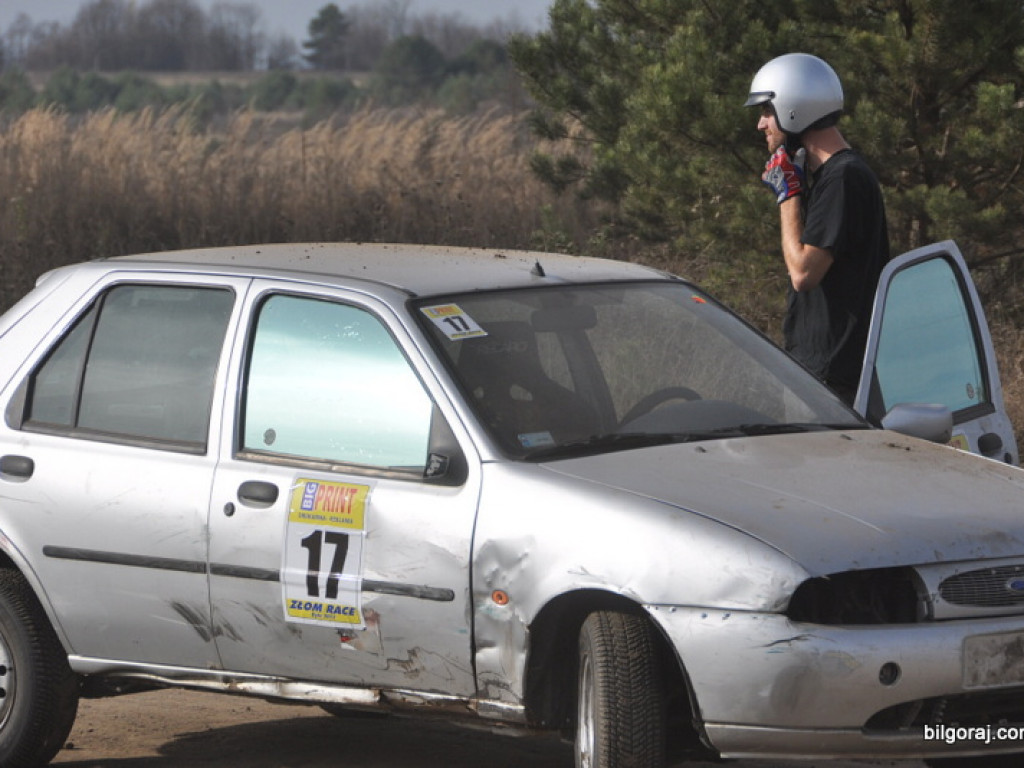 Wyścig złomów po raz czwarty w Dylach. Najprawdopodobniej ostatni w tym roku (FOTO)
