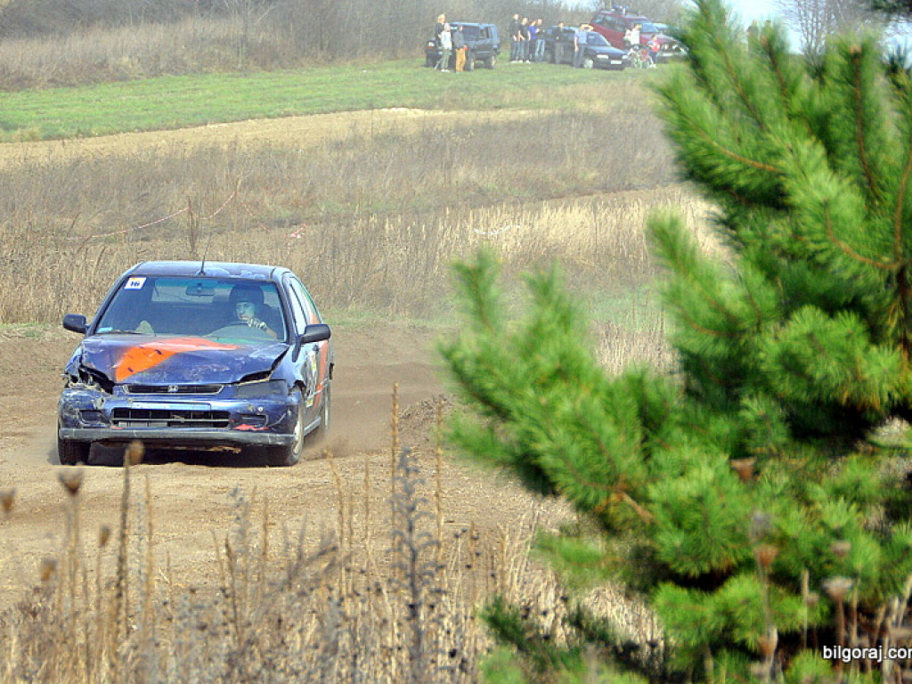 Wyścig złomów po raz czwarty w Dylach. Najprawdopodobniej ostatni w tym roku (FOTO)