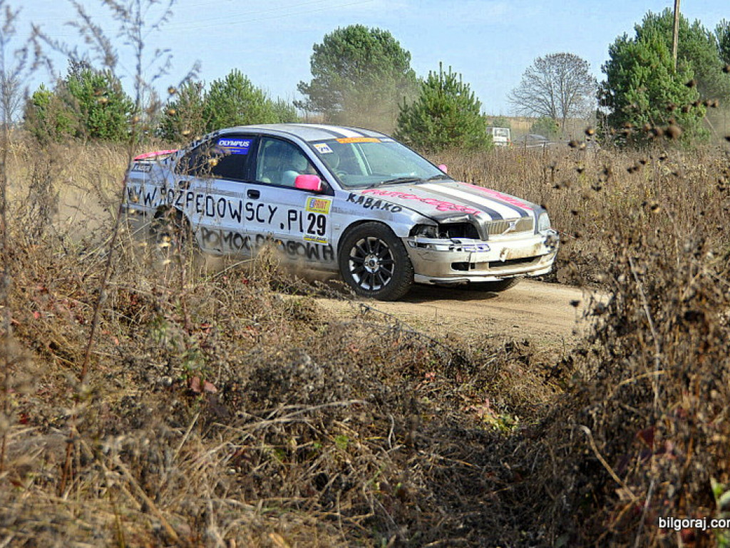Wyścig złomów po raz czwarty w Dylach. Najprawdopodobniej ostatni w tym roku (FOTO)