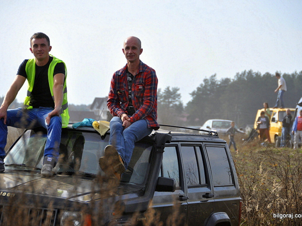 Wyścig złomów po raz czwarty w Dylach. Najprawdopodobniej ostatni w tym roku (FOTO)