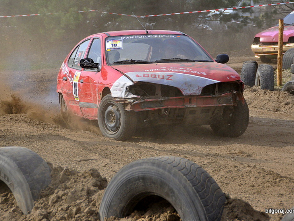 Wyścig złomów po raz czwarty w Dylach. Najprawdopodobniej ostatni w tym roku (FOTO)