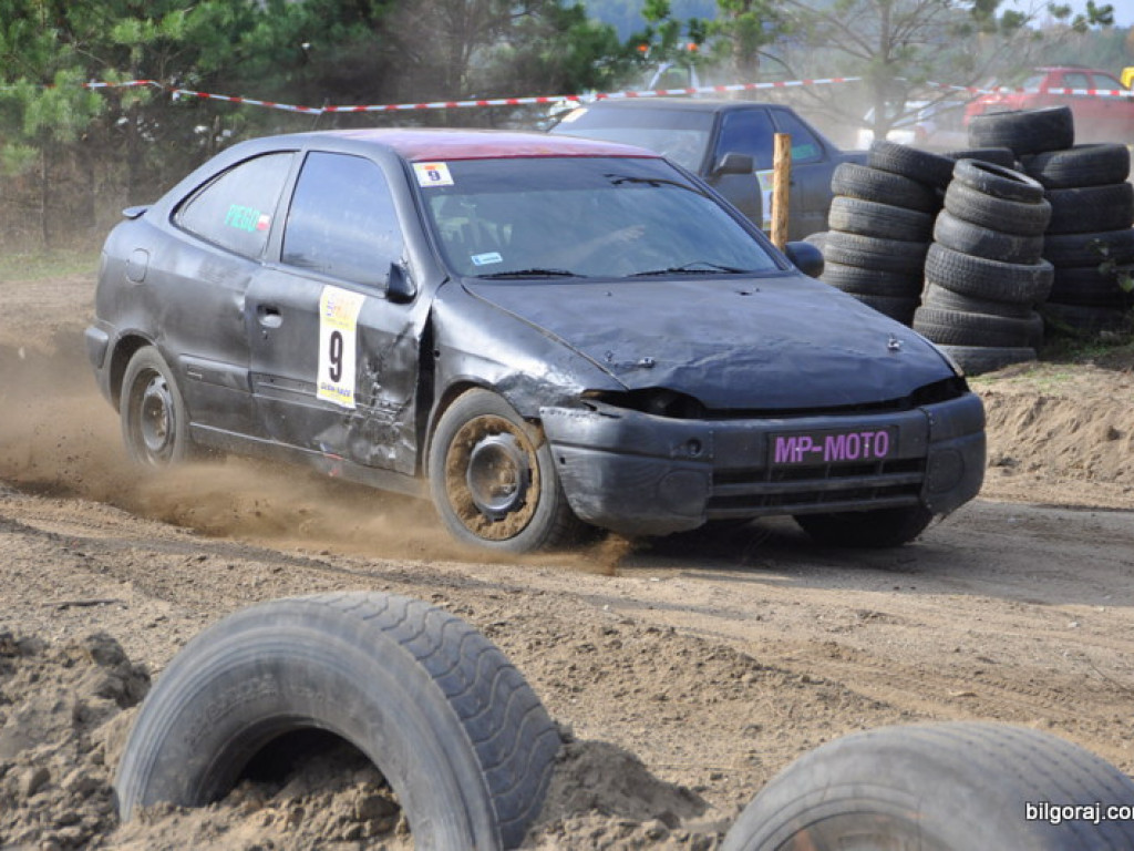 Wyścig złomów po raz czwarty w Dylach. Najprawdopodobniej ostatni w tym roku (FOTO)