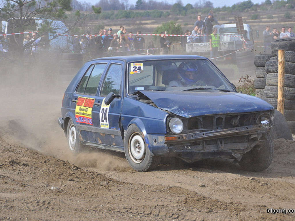 Wyścig złomów po raz czwarty w Dylach. Najprawdopodobniej ostatni w tym roku (FOTO)