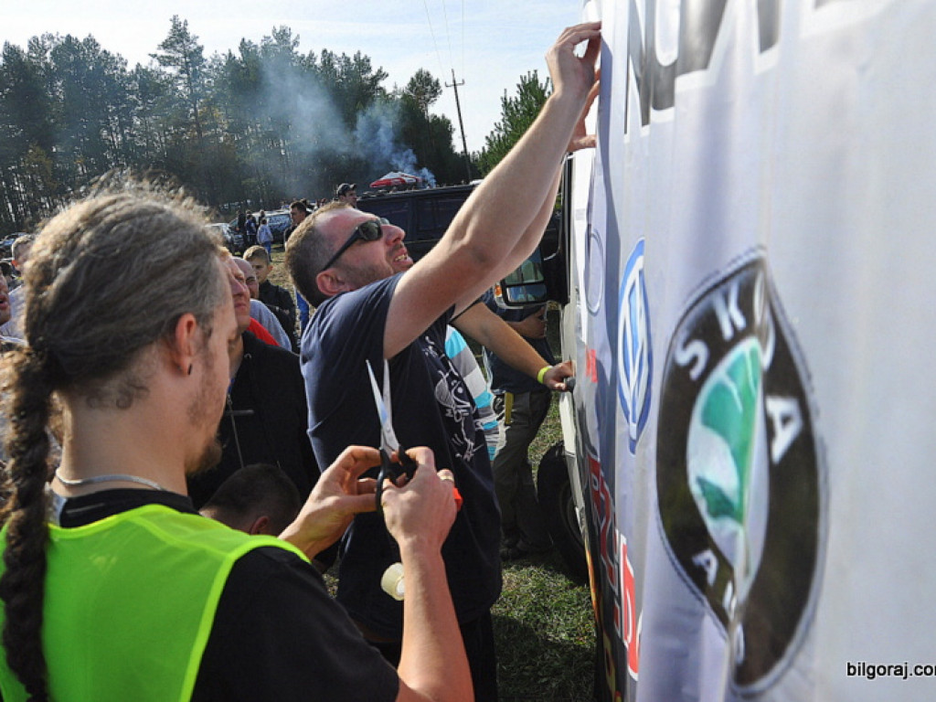 Wyścig złomów po raz czwarty w Dylach. Najprawdopodobniej ostatni w tym roku (FOTO)