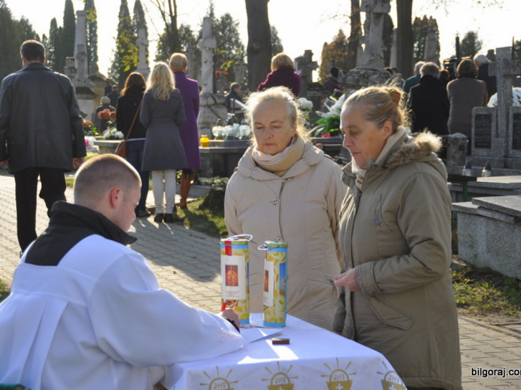 Dzień Wszystkich Świętych na naszych cmentarzach (FOTO)