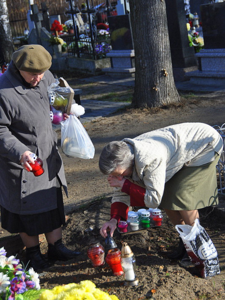 Dzień Wszystkich Świętych na naszych cmentarzach (FOTO)