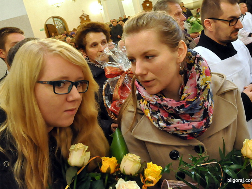Jubileusz proboszcza parafii św. Marii Magdaleny. W koncelebrze dwóch biskupów, z życzeniami parlamentarzyści i samorządowcy oraz parafianie