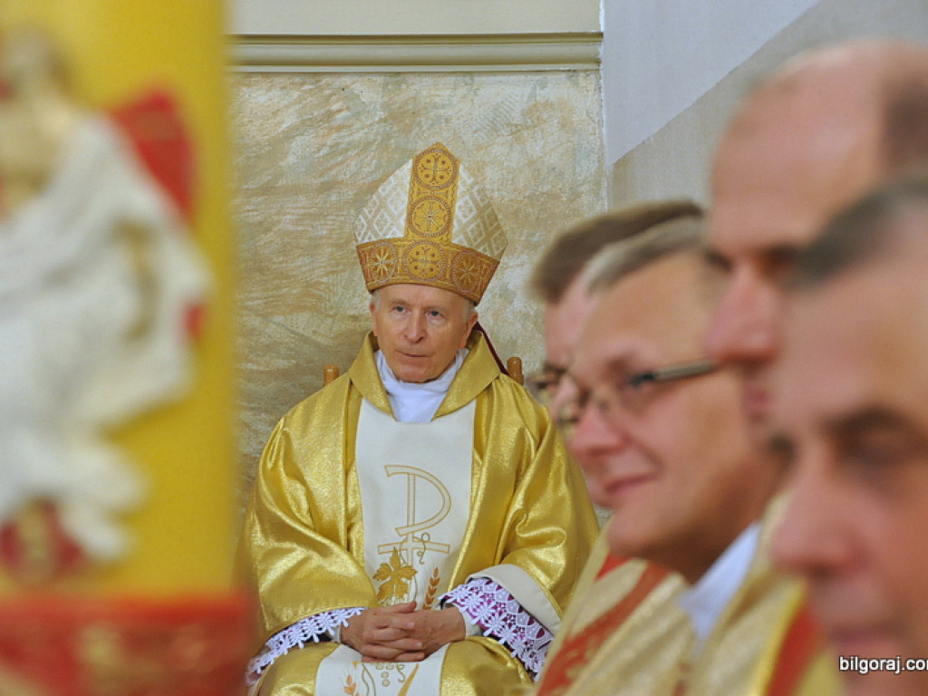 Jubileusz proboszcza parafii św. Marii Magdaleny. W koncelebrze dwóch biskupów, z życzeniami parlamentarzyści i samorządowcy oraz parafianie