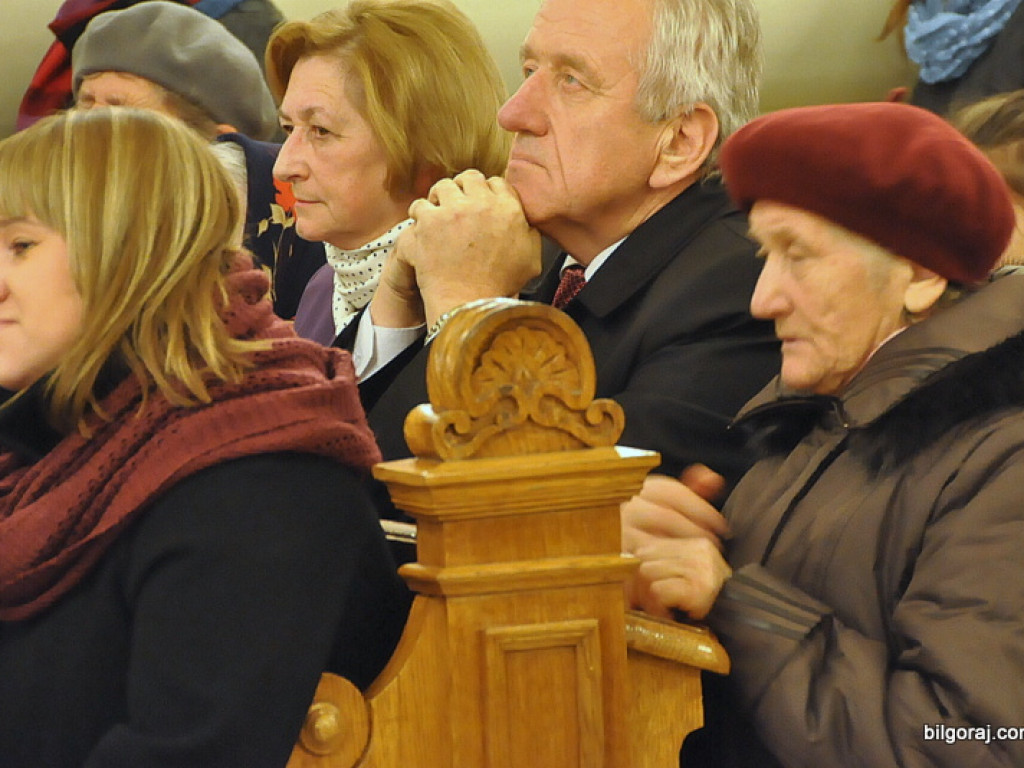 Jubileusz proboszcza parafii św. Marii Magdaleny. W koncelebrze dwóch biskupów, z życzeniami parlamentarzyści i samorządowcy oraz parafianie