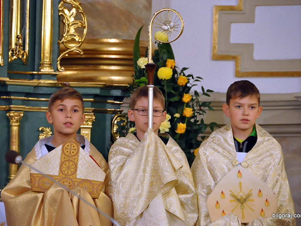 Jubileusz proboszcza parafii św. Marii Magdaleny. W koncelebrze dwóch biskupów, z życzeniami parlamentarzyści i samorządowcy oraz parafianie