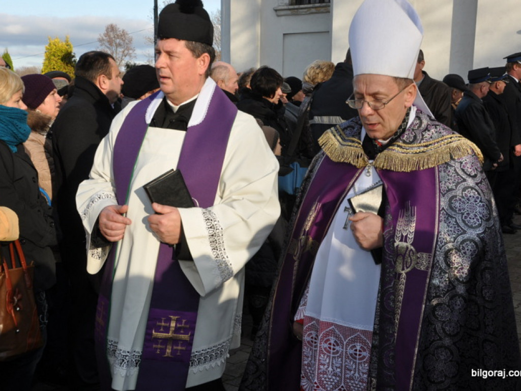 Tłumy na pogrzebie prałata Ludwickiego (AUDIO)