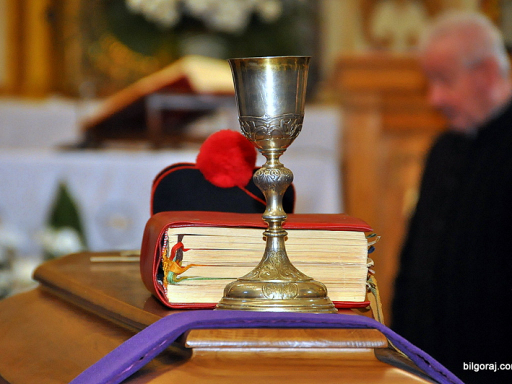 Tłumy na pogrzebie prałata Ludwickiego (AUDIO)