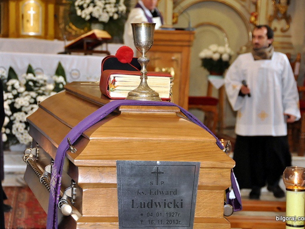 Tłumy na pogrzebie prałata Ludwickiego (AUDIO)