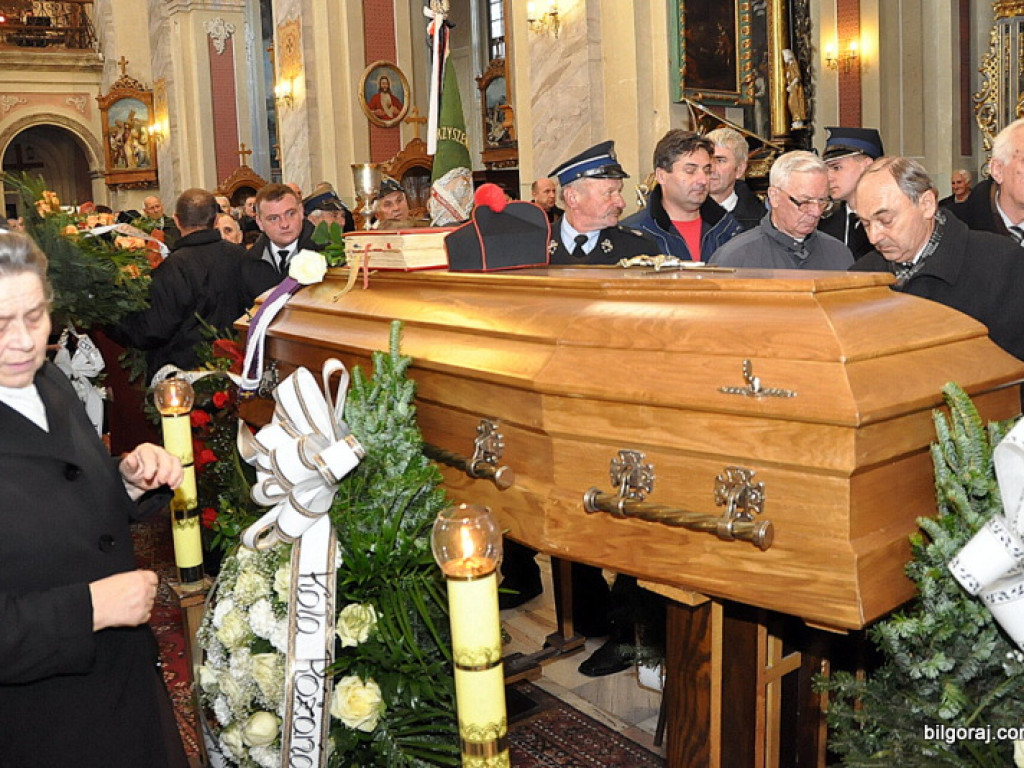 Tłumy na pogrzebie prałata Ludwickiego (AUDIO)
