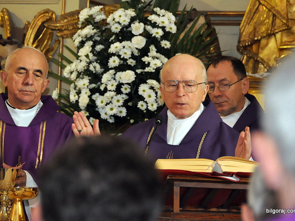 Tłumy na pogrzebie prałata Ludwickiego (AUDIO)