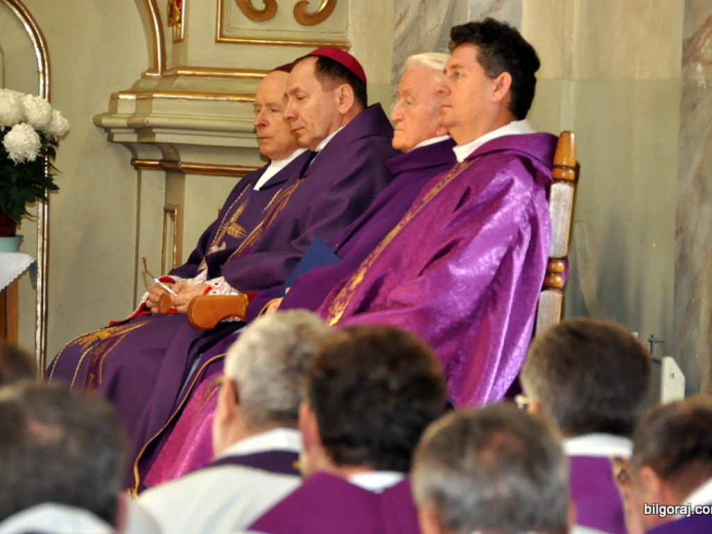 Tłumy na pogrzebie prałata Ludwickiego (AUDIO)