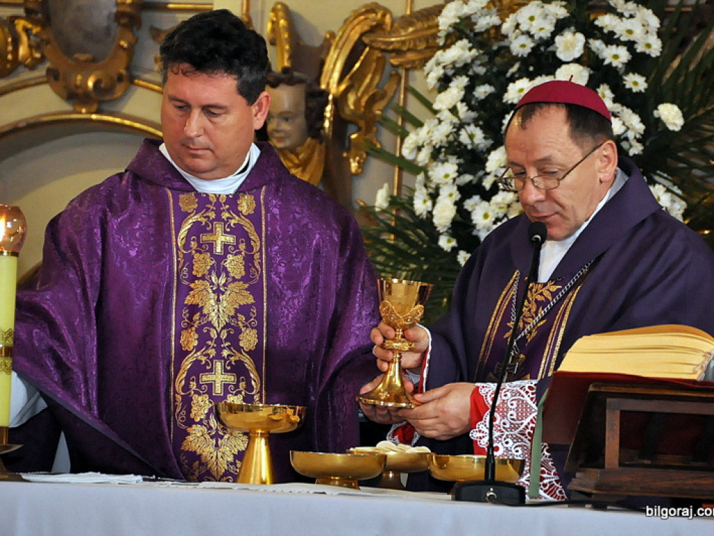 Tłumy na pogrzebie prałata Ludwickiego (AUDIO)