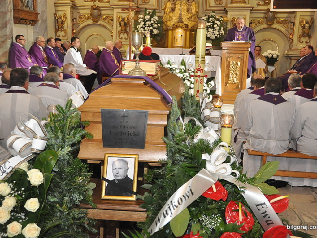 Tłumy na pogrzebie prałata Ludwickiego (AUDIO)