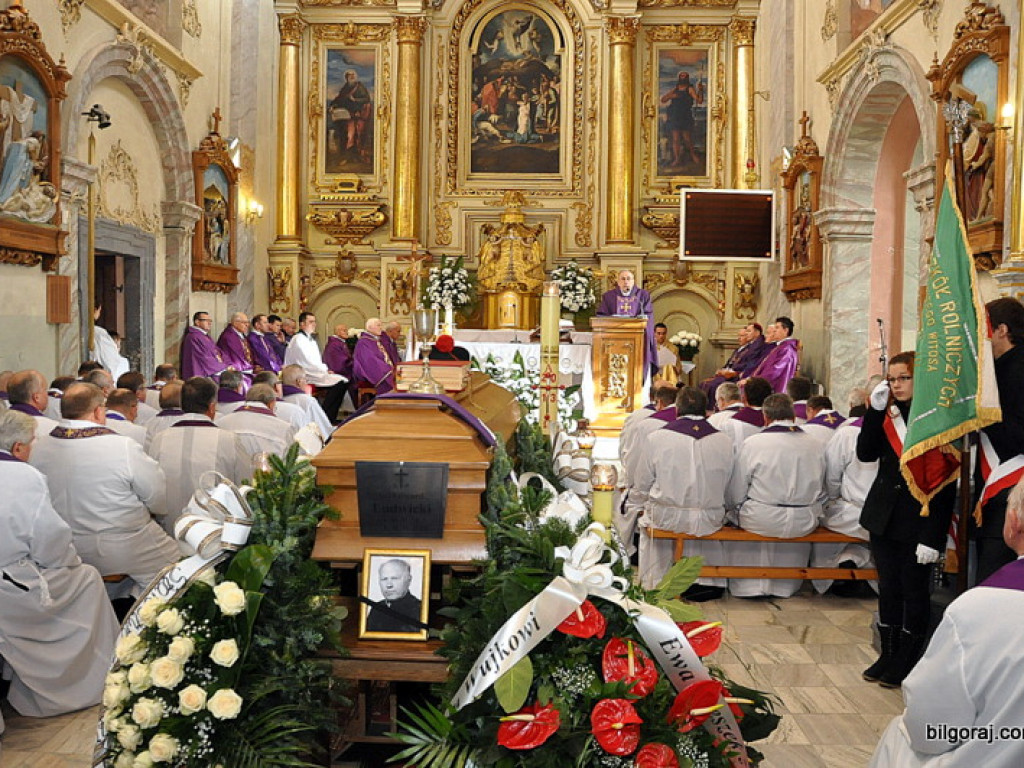 Tłumy na pogrzebie prałata Ludwickiego (AUDIO)