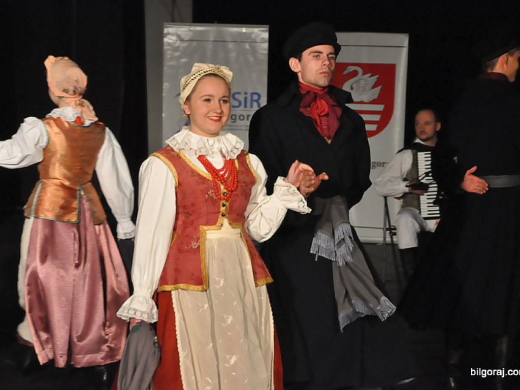 Muzyczno - taneczne show MDK na podsumowanie akcji Pomóż Dzieciom Przetrwać Zimę (FOTO)