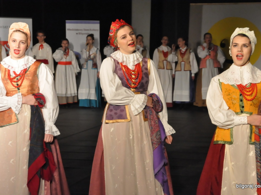 Muzyczno - taneczne show MDK na podsumowanie akcji Pomóż Dzieciom Przetrwać Zimę (FOTO)